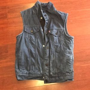 Levi’s men’s trucker vest - sz M